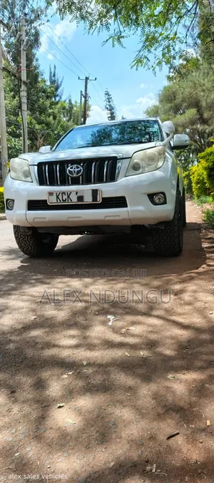 Toyota Land Cruiser Prado 2010 White