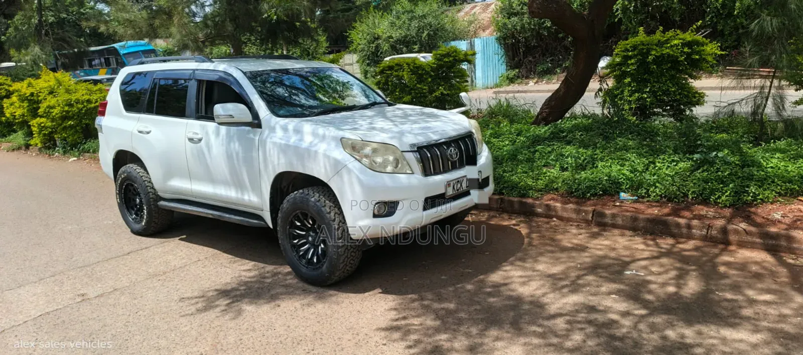 Toyota Land Cruiser Prado 2010 White