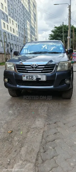 Toyota Hilux 2014 Black