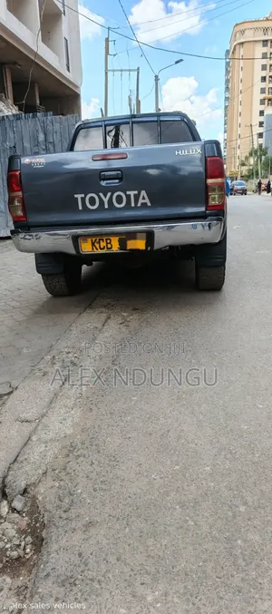 Toyota Hilux 2014 Black