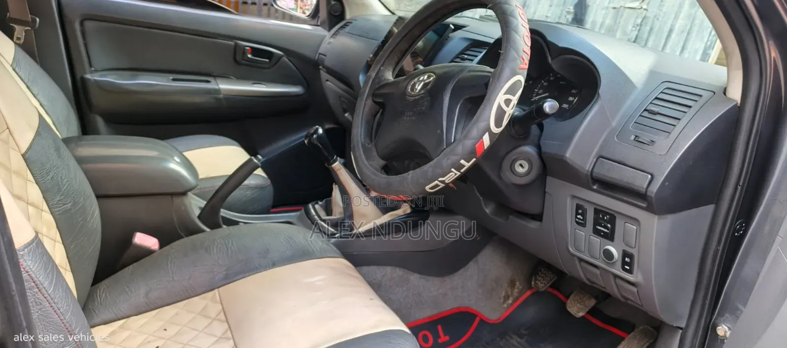 Toyota Hilux 2014 Black