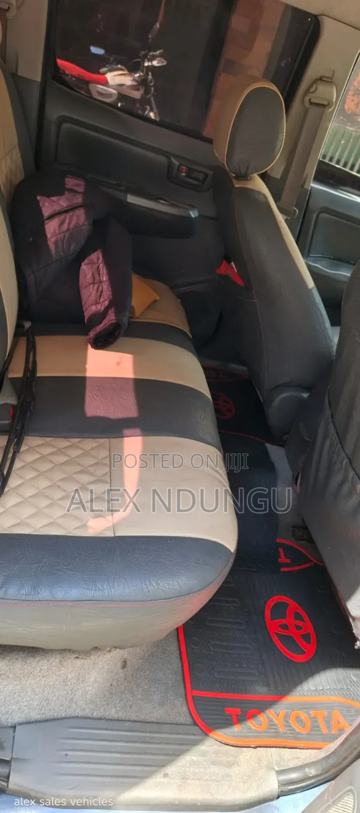 Toyota Hilux 2014 Black