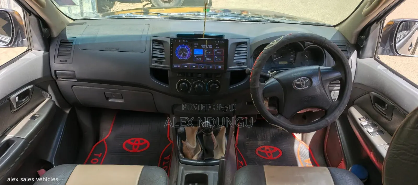Toyota Hilux 2014 Black