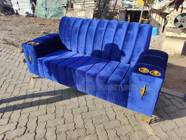 Black Leather Executive Office Chair - thumbnail 2