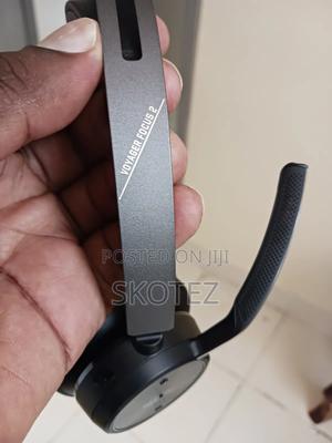 V Focus Headphones - thumbnail 2