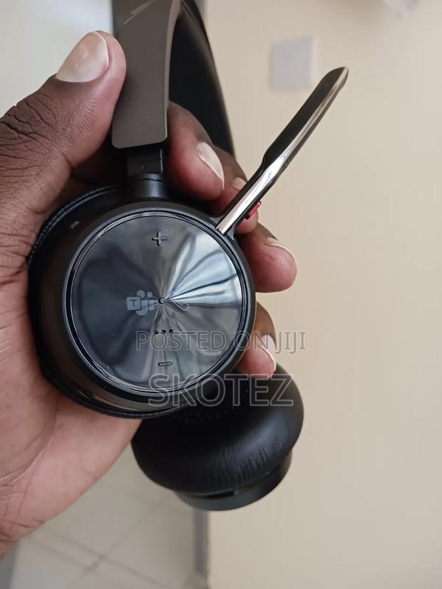 V Focus Headphones - thumbnail 4