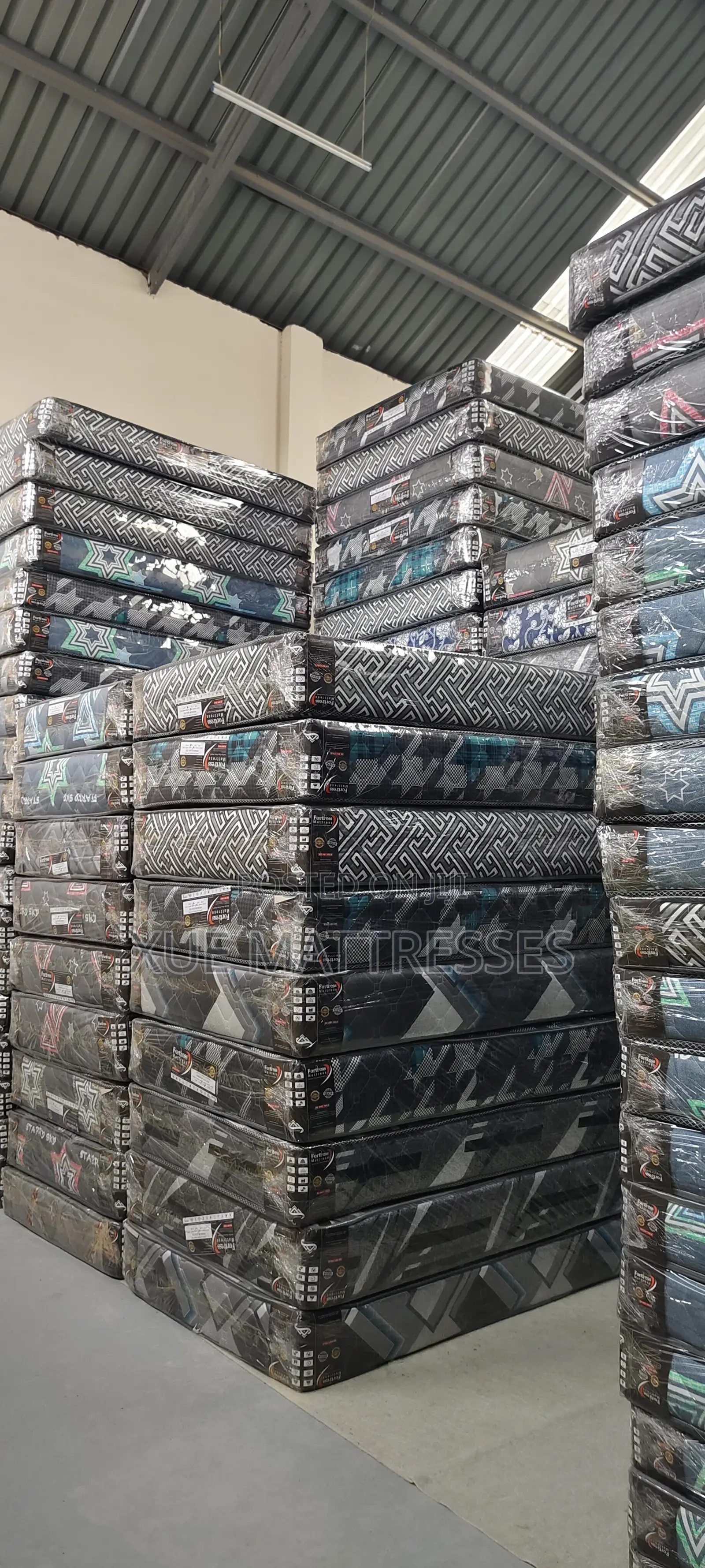 3 1⁄2x6ftx8in Fortress Premium Quilted Fibre Mattress + 2 Free Pillows