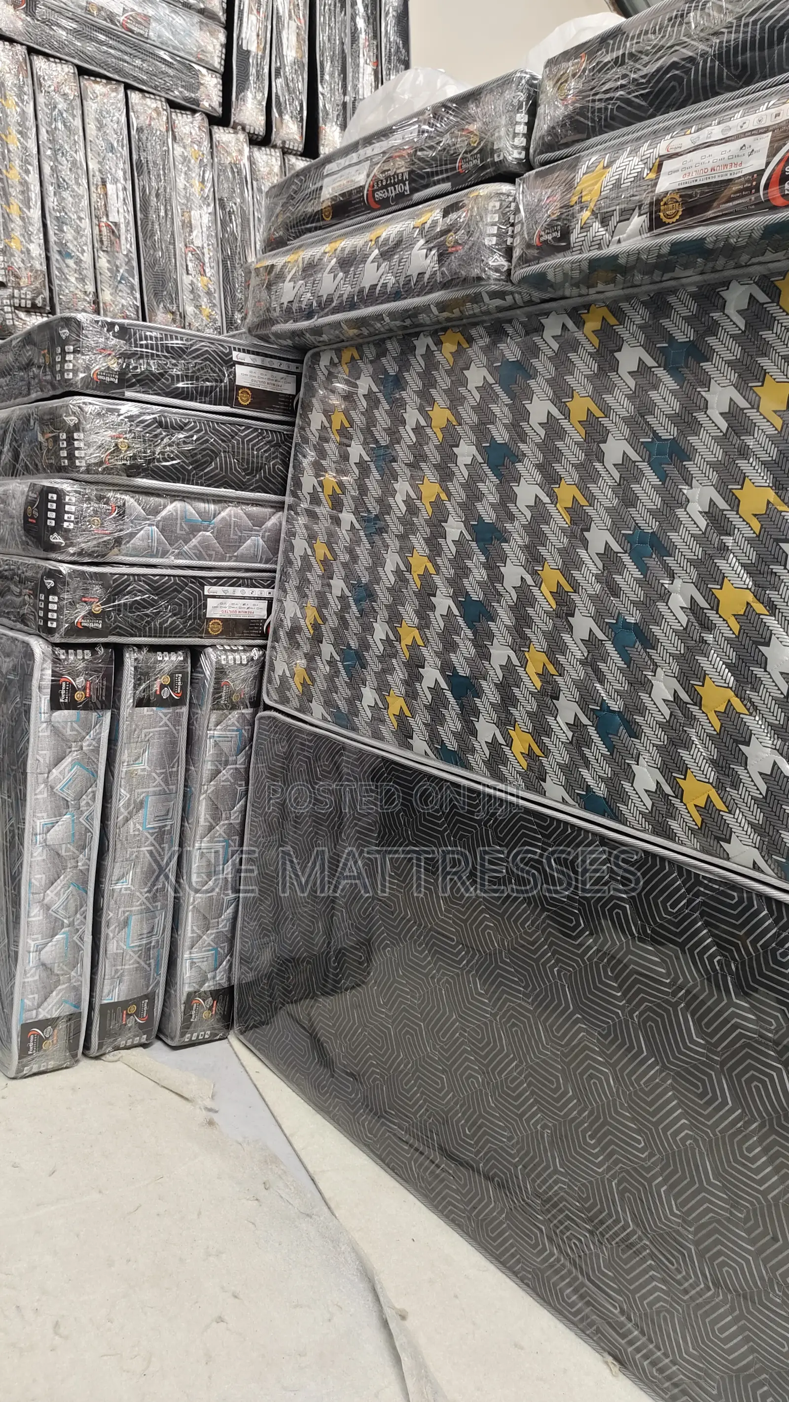 4 1⁄2x6ftx10in Fortress Premium Quilted Fibre Mattress + 2free Pillows
