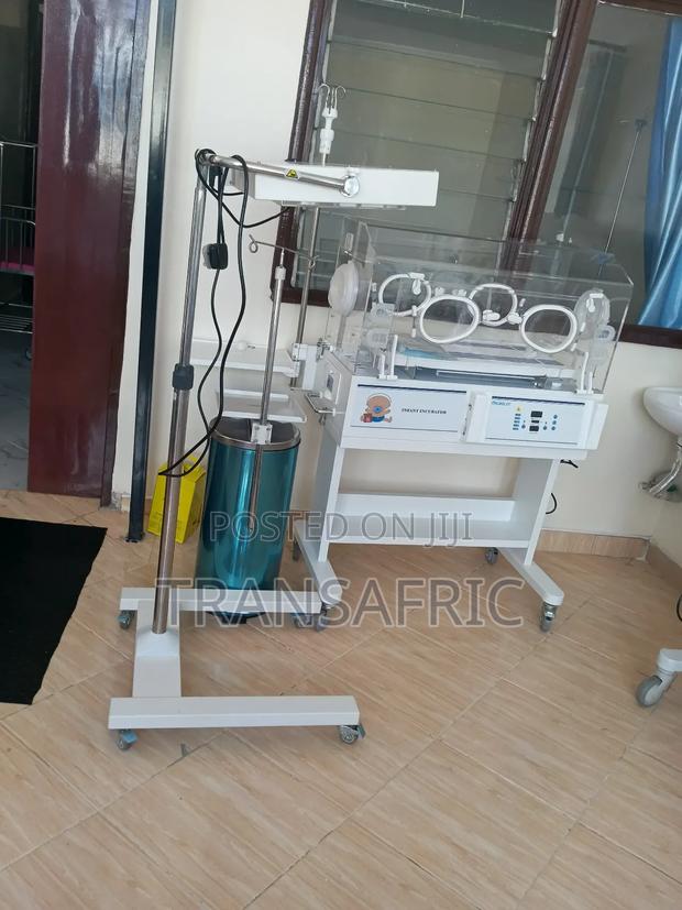 Infant Incubator+ Phototherapy Light - thumbnail 3