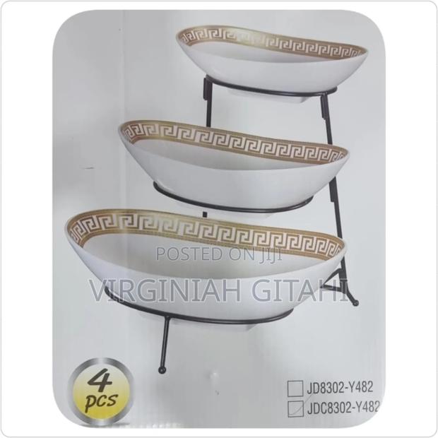 Jd8302-Y482 Set of 3 Ceramic Fruit Plates on Black Metal Rack