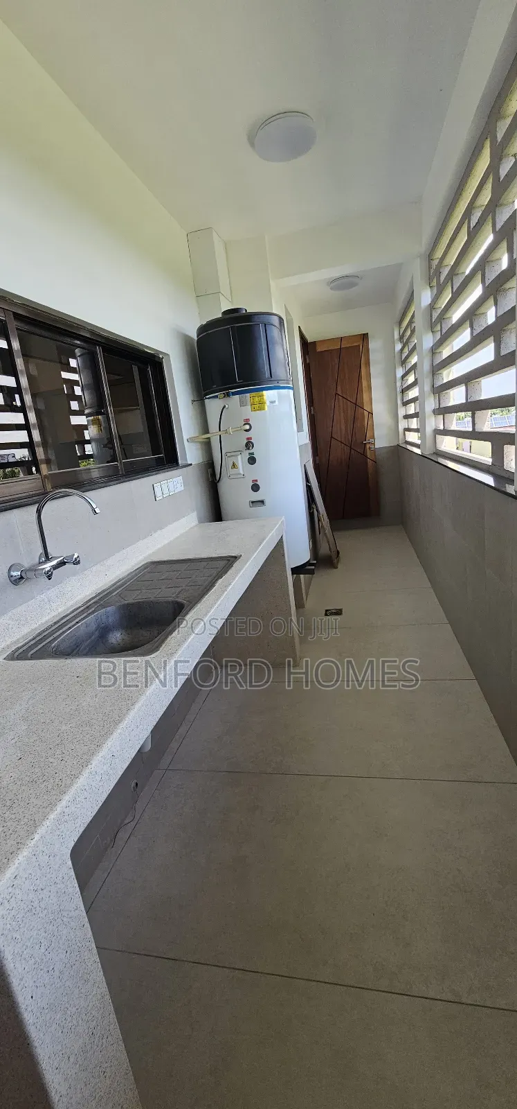 4bdrm Apartment in Nyali Luxurious for sale