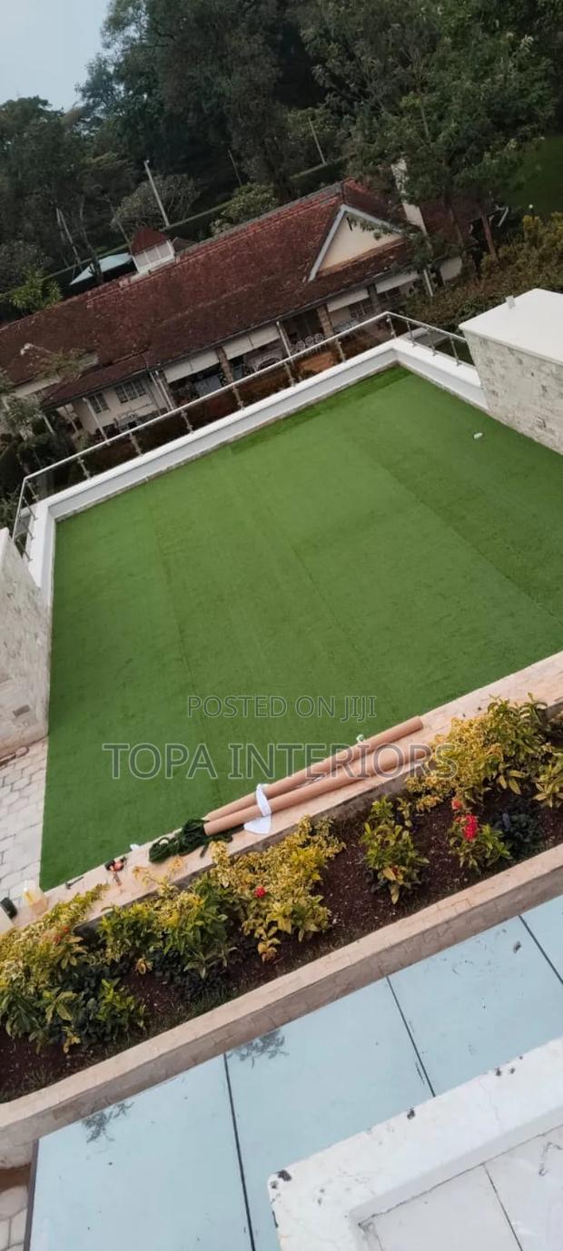Rooftop Low Maintenance Outdoor Rugs Artificial Turf Grass Carpets