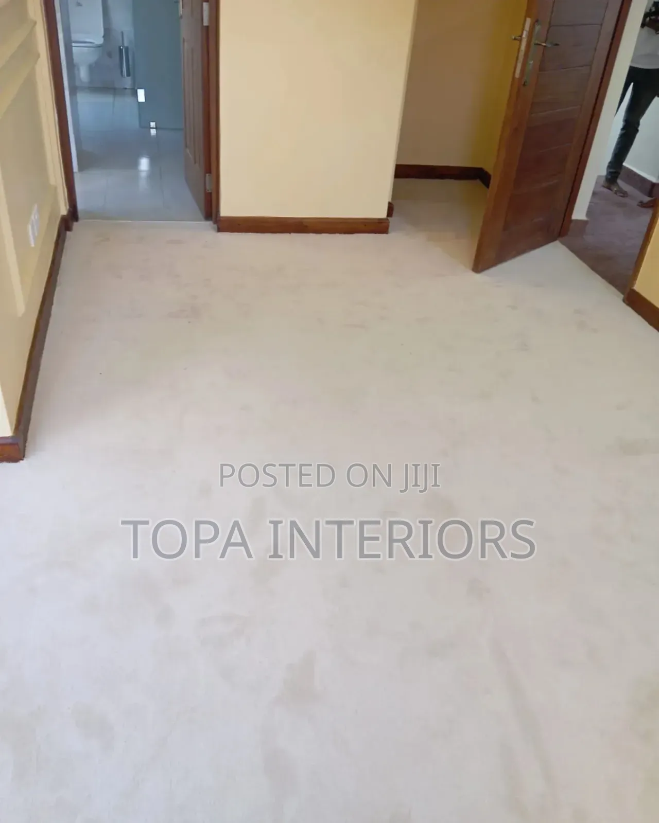 Cream White Bedroom Floor Insulation Wall to Wall Carpets