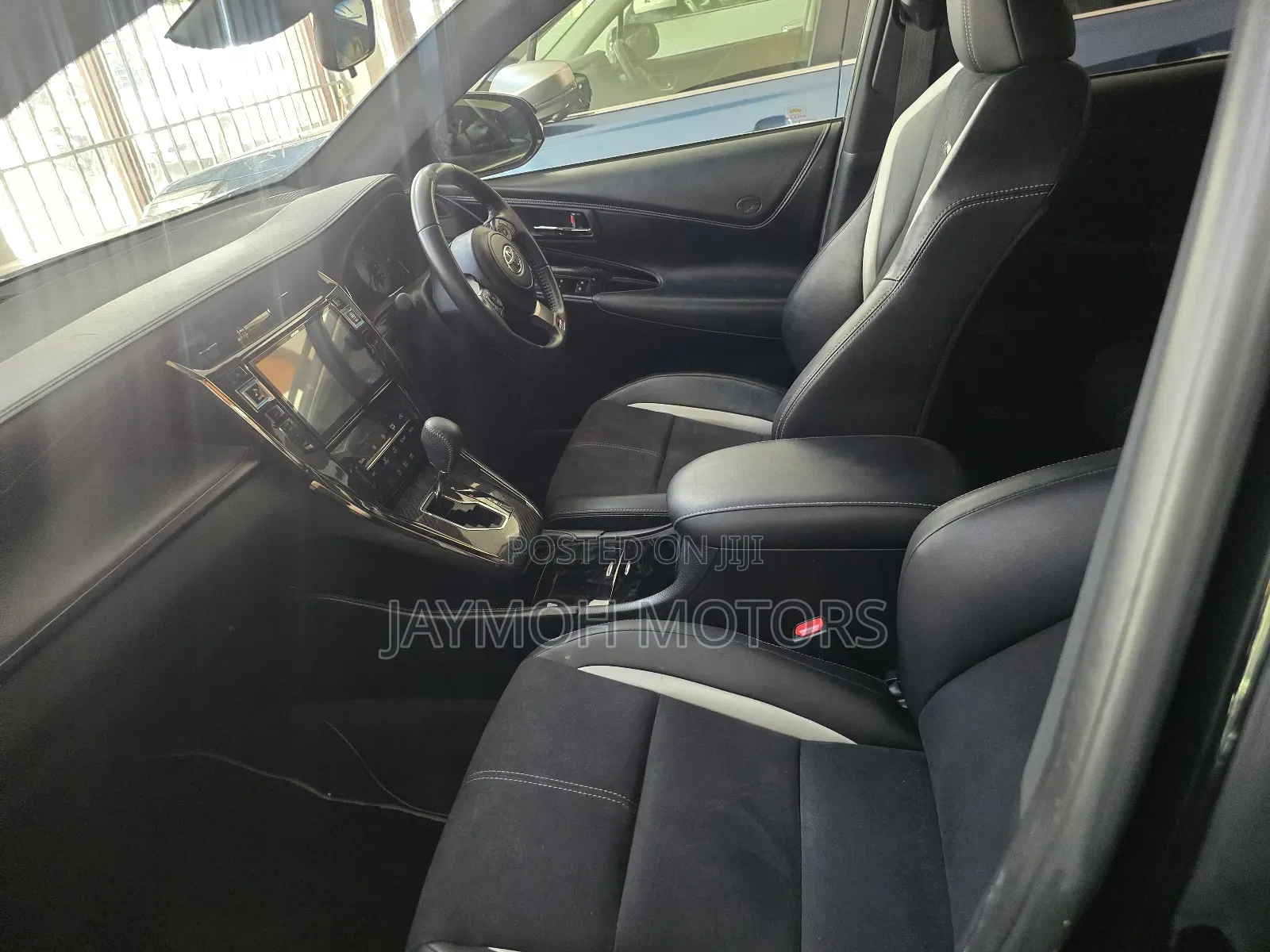 Toyota Harrier 2018 Black