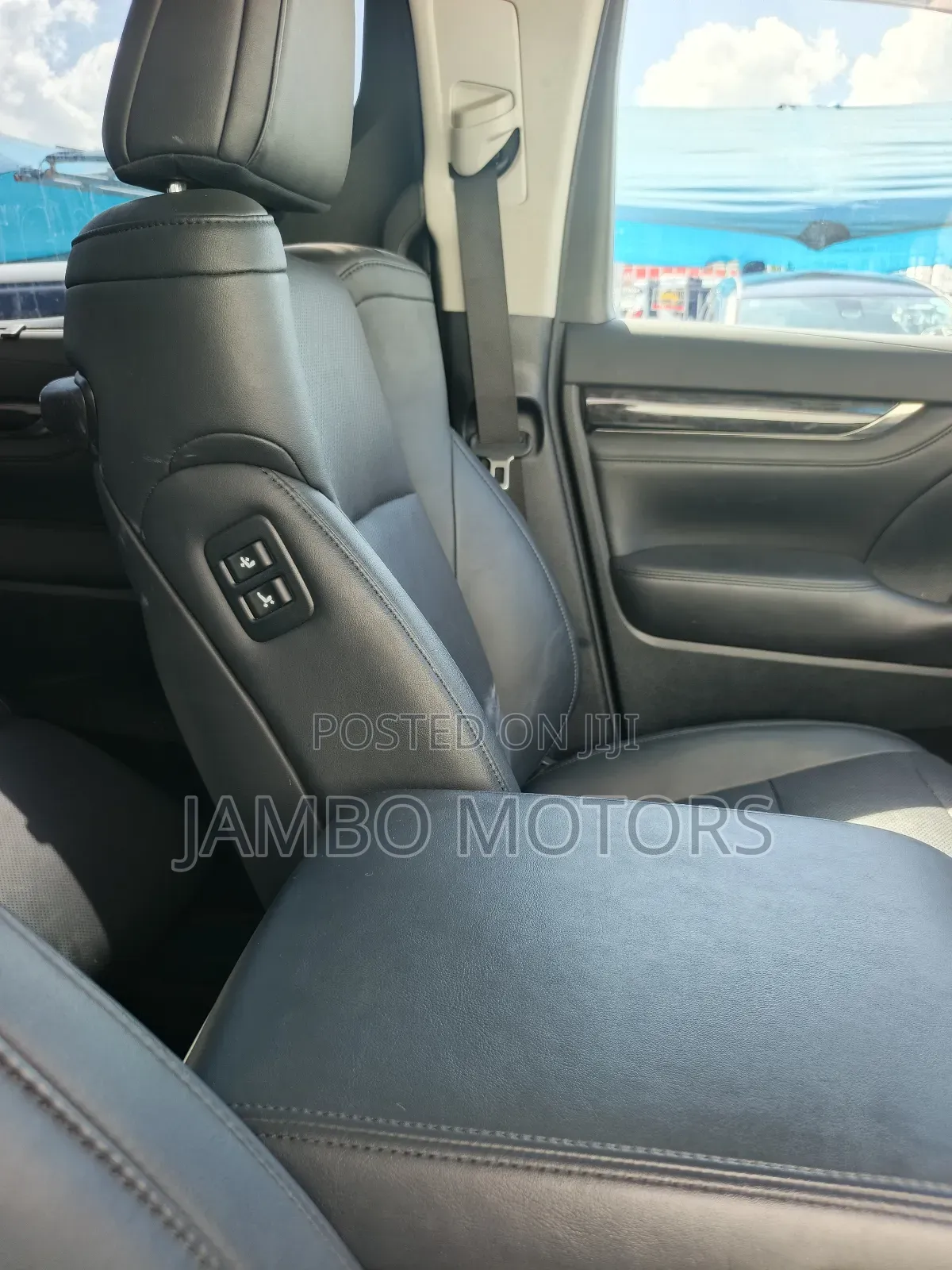 Toyota Alphard 2.5 Petrol FWD 2020 White