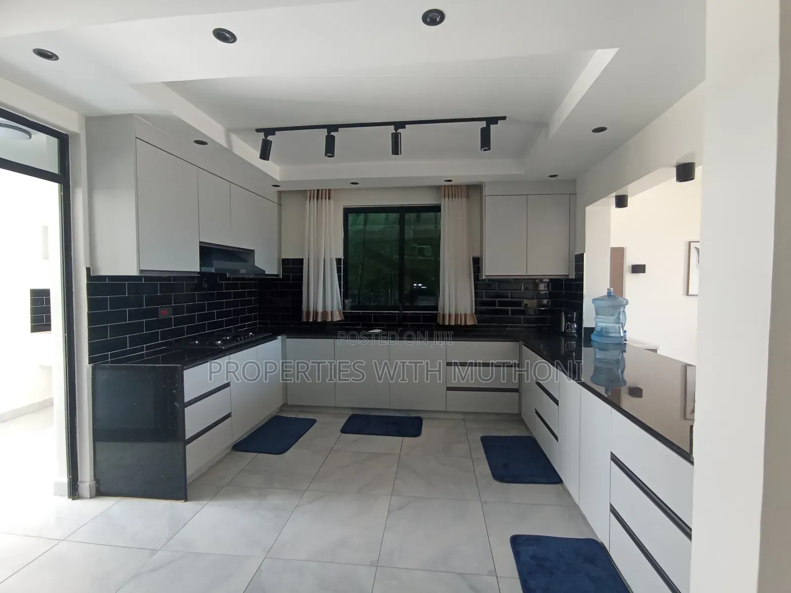 5bdrm Maisonette in Kamakis for sale
