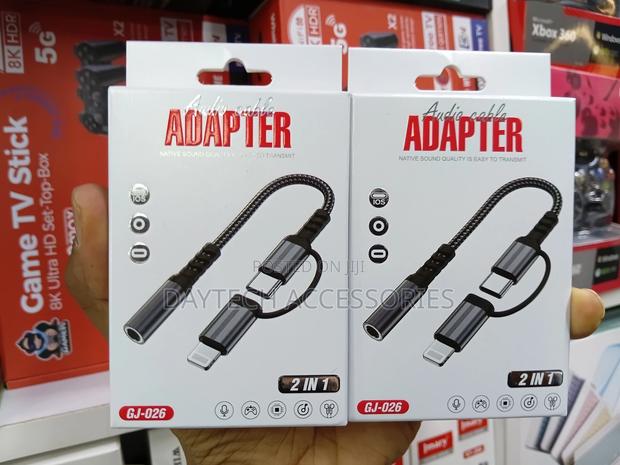 Usb C and Lightning to 3.5mm Headphone Adapter - thumbnail 2
