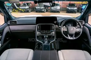 Lexus LX LX 600 2022