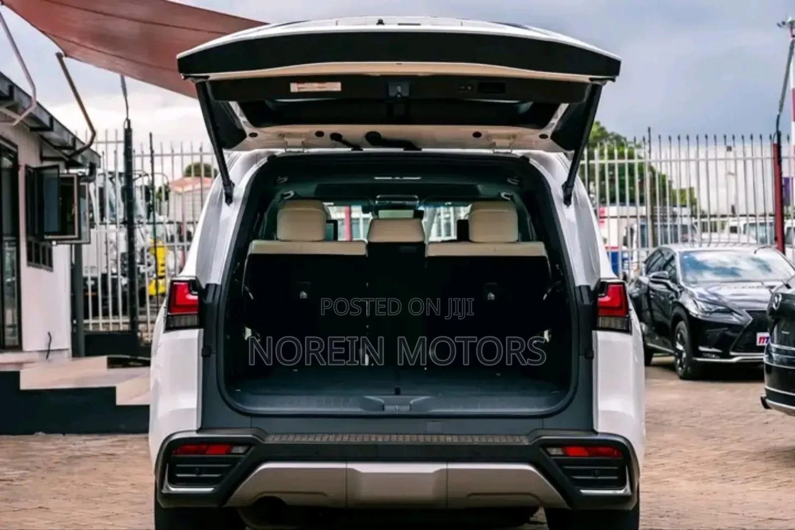 Lexus LX LX 600 2022