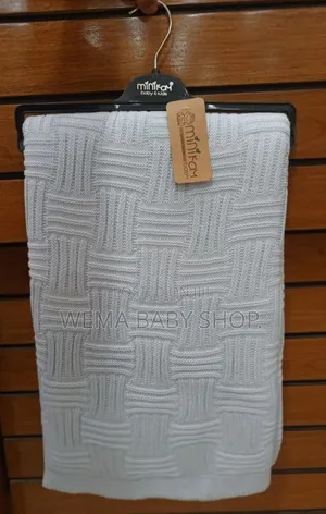 Classic Cable Knit Baby Blanket
