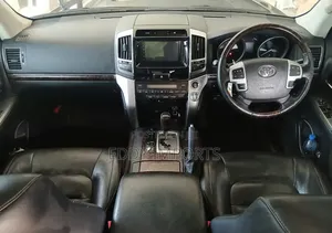 Toyota Land Cruiser 4.6 V8 AX G Selection 2014 Black