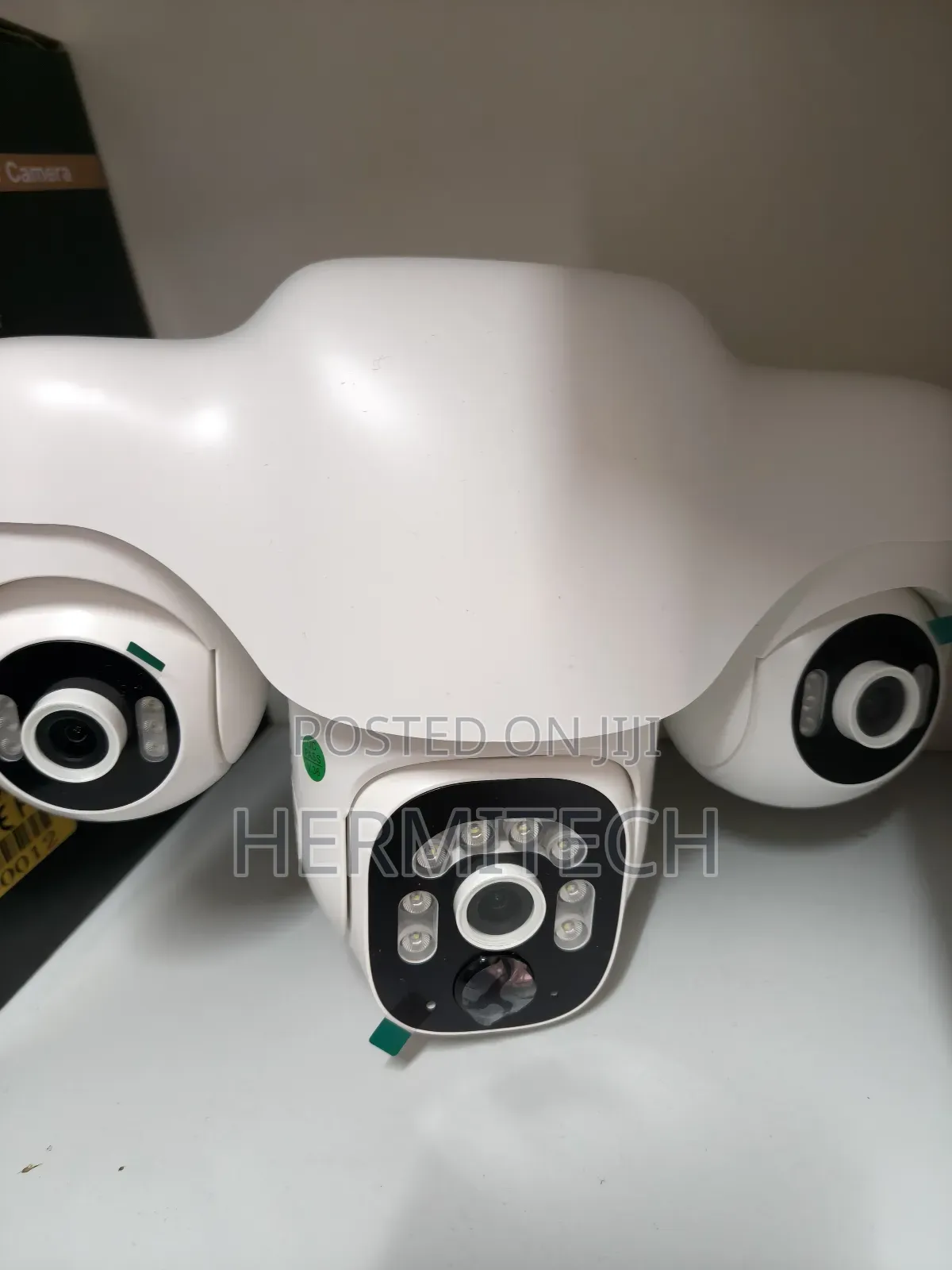 Outdoor Rainproof Triple Lens 4g Solar Powered CCTV
