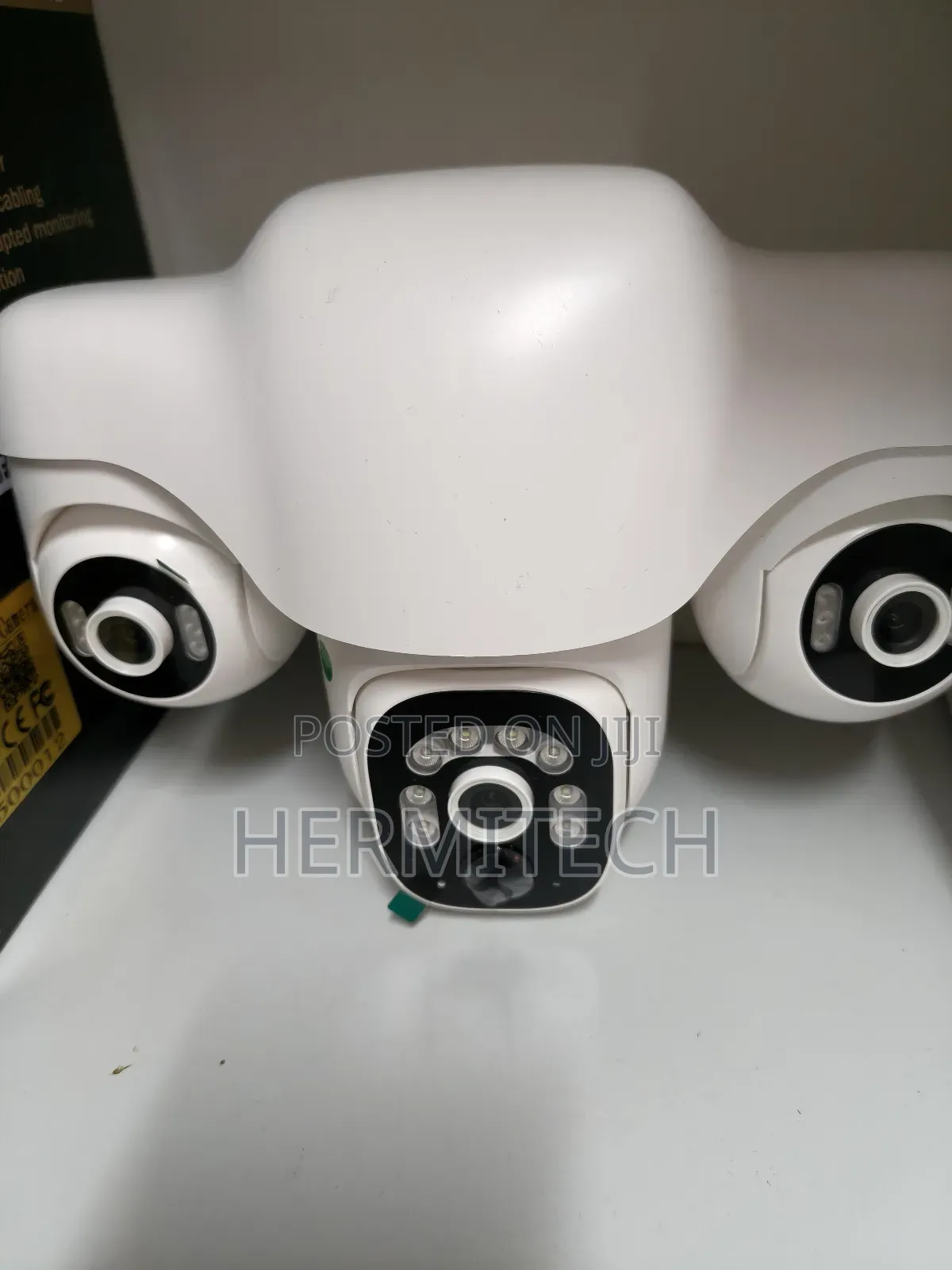 Outdoor Rainproof Triple Lens 4g Solar Powered CCTV
