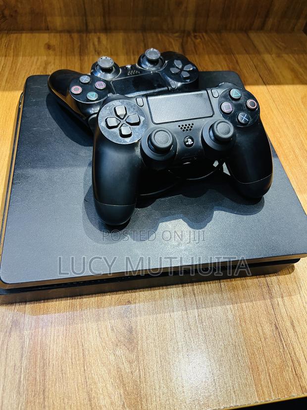 Play Station 4