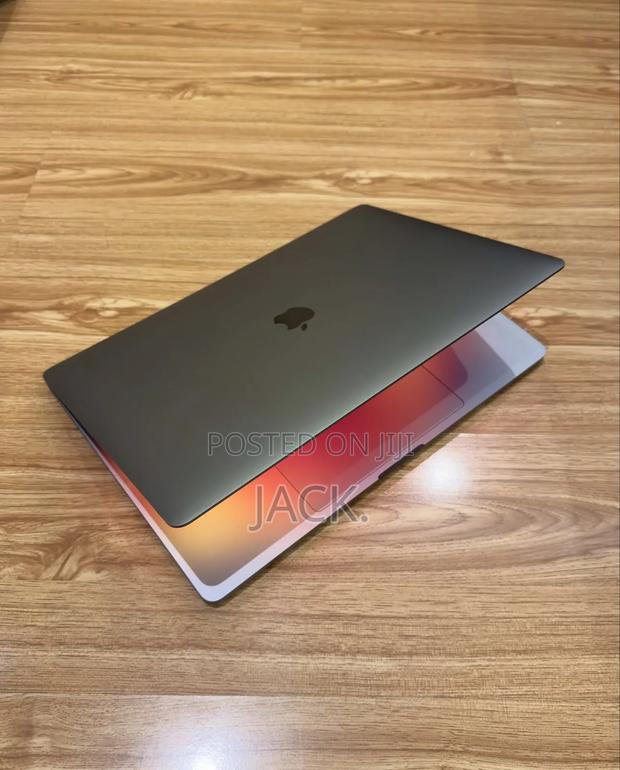 Laptop Apple MacBook 2019 32GB Intel Core i9 SSD 2T - thumbnail 2