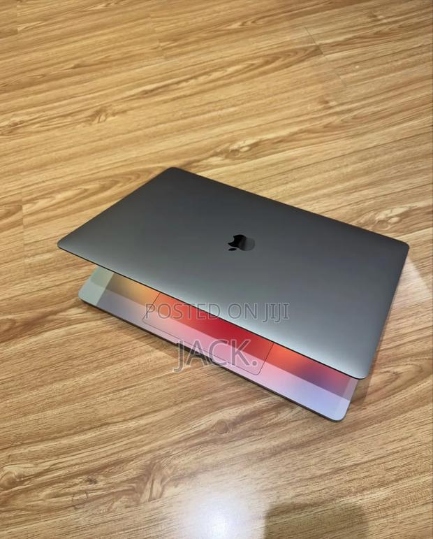 Laptop Apple MacBook 2019 32GB Intel Core i9 SSD 2T - thumbnail 3