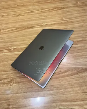 Laptop Apple MacBook 2019 32GB Intel Core i9 SSD 2T