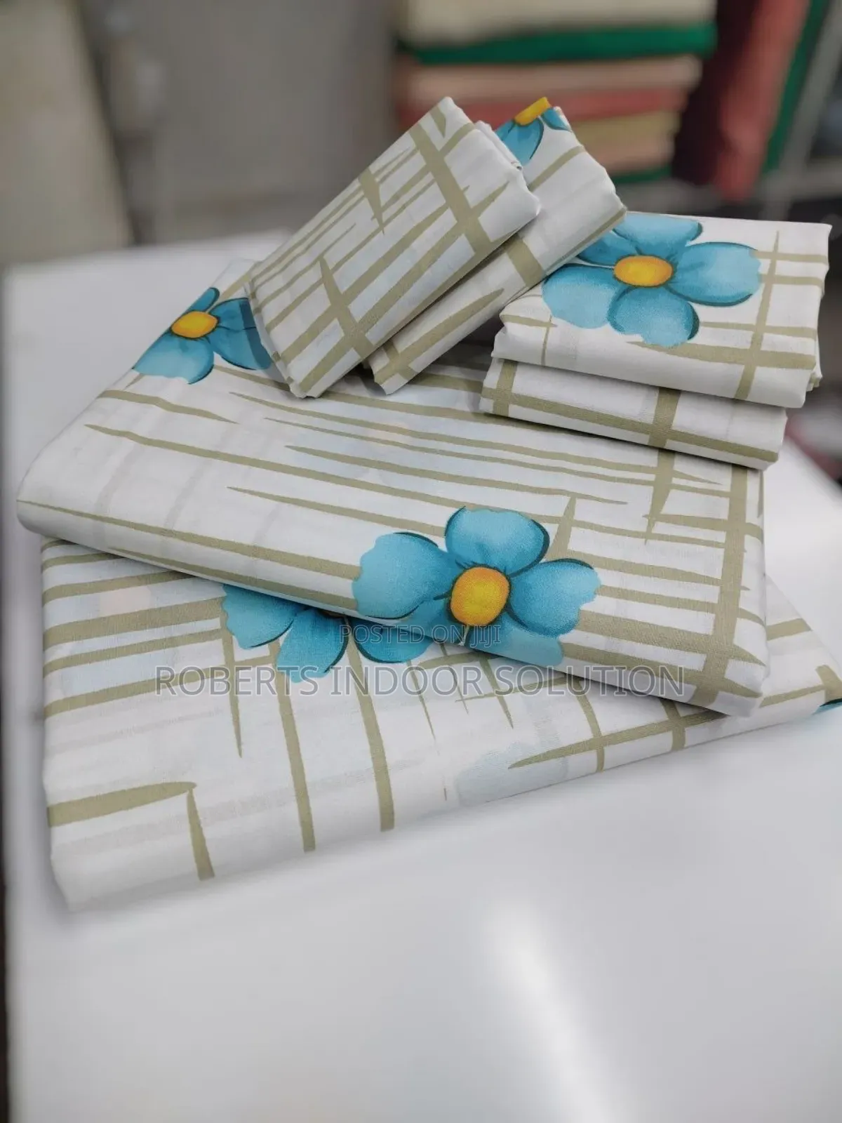 Plaid Pattern Floral Bedsheet Set