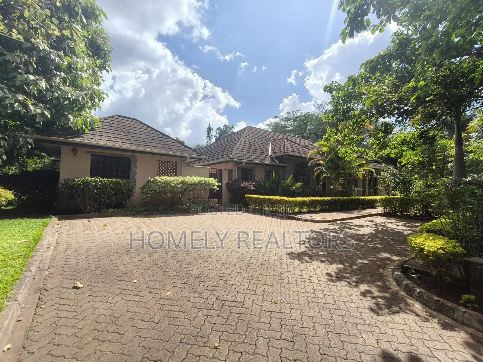 4bdrm Bungalow in Karen, Nairobi for sale