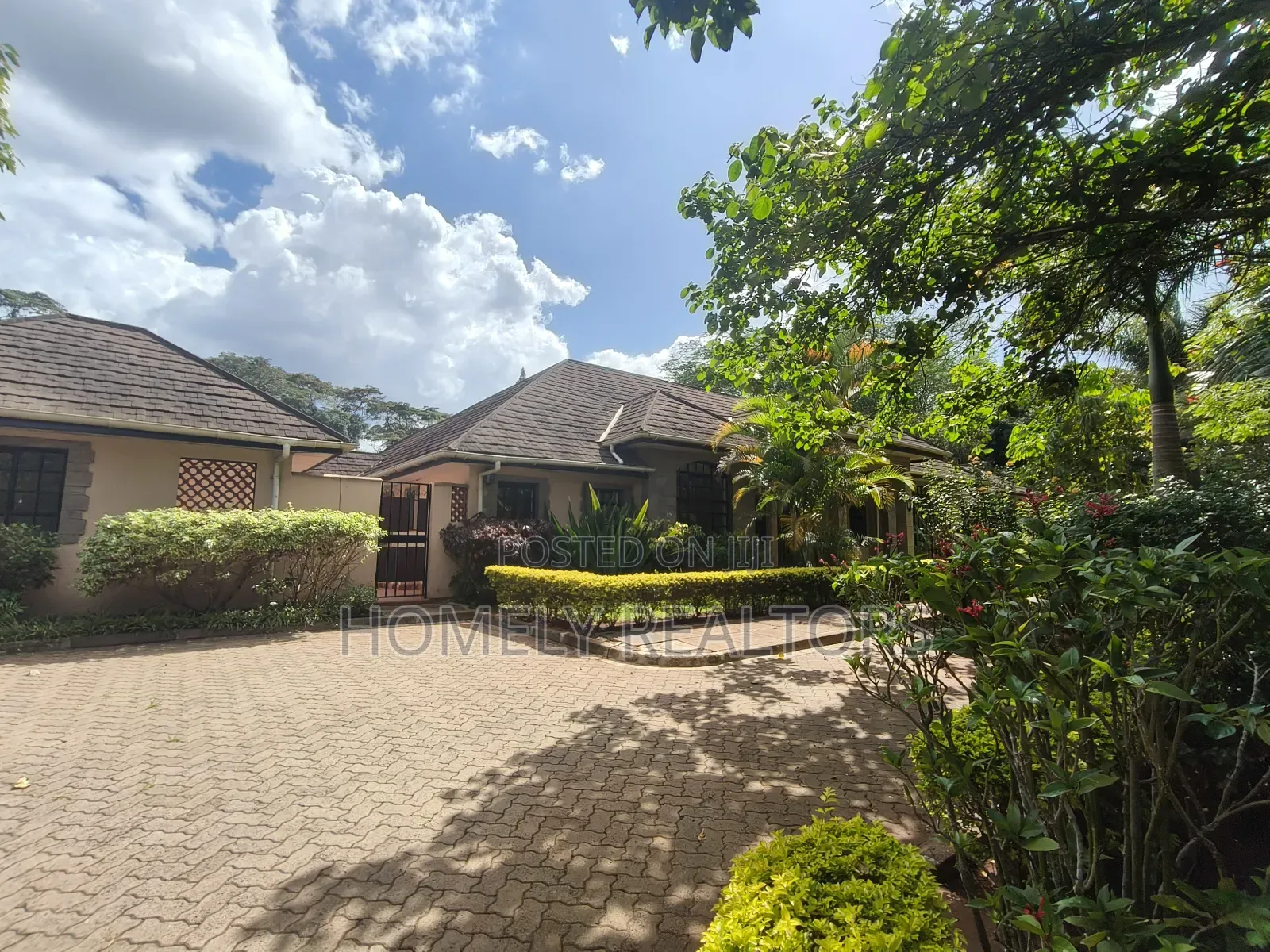 4bdrm Bungalow in Karen, Nairobi for sale