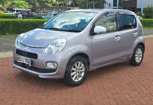 Toyota Passo 2015 Silver