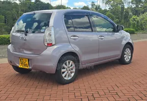 Toyota Passo 2015 Silver