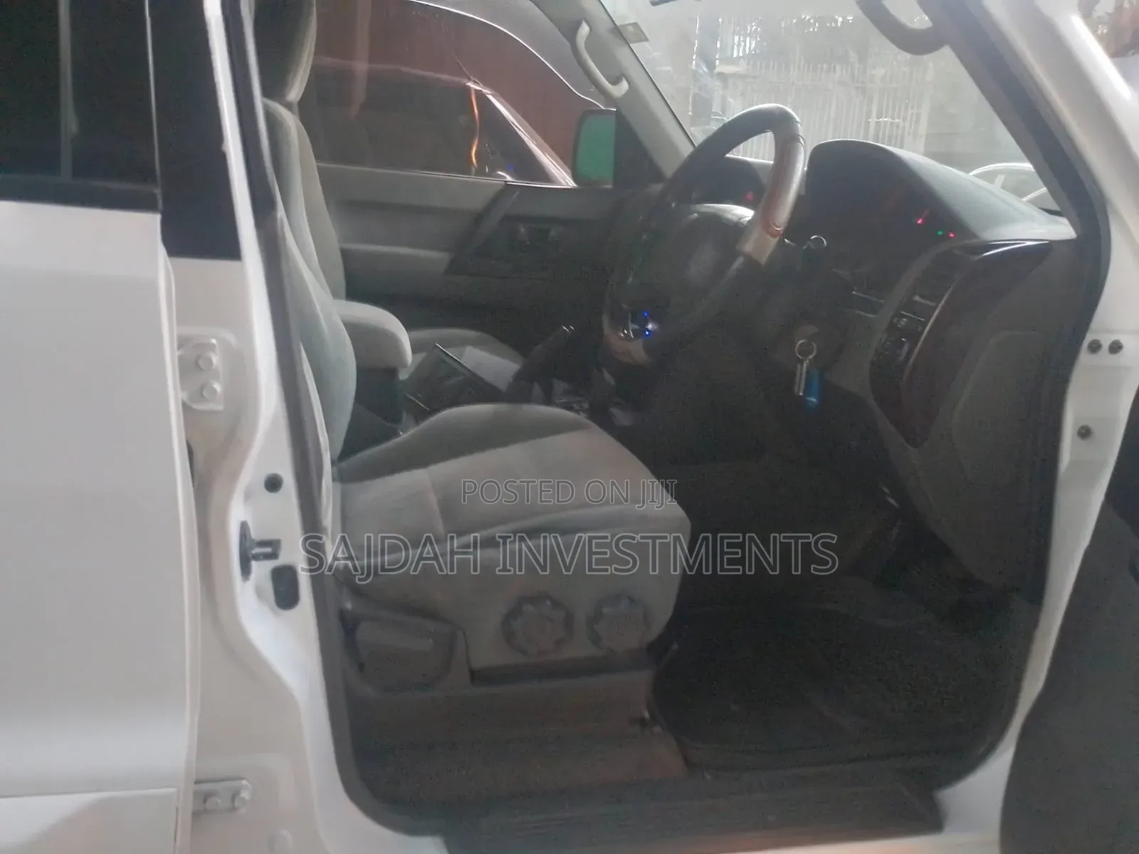 Mitsubishi Pajero Sport 2004 White