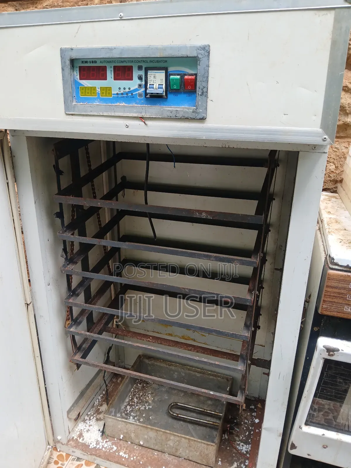 Repairable Egg Incubator