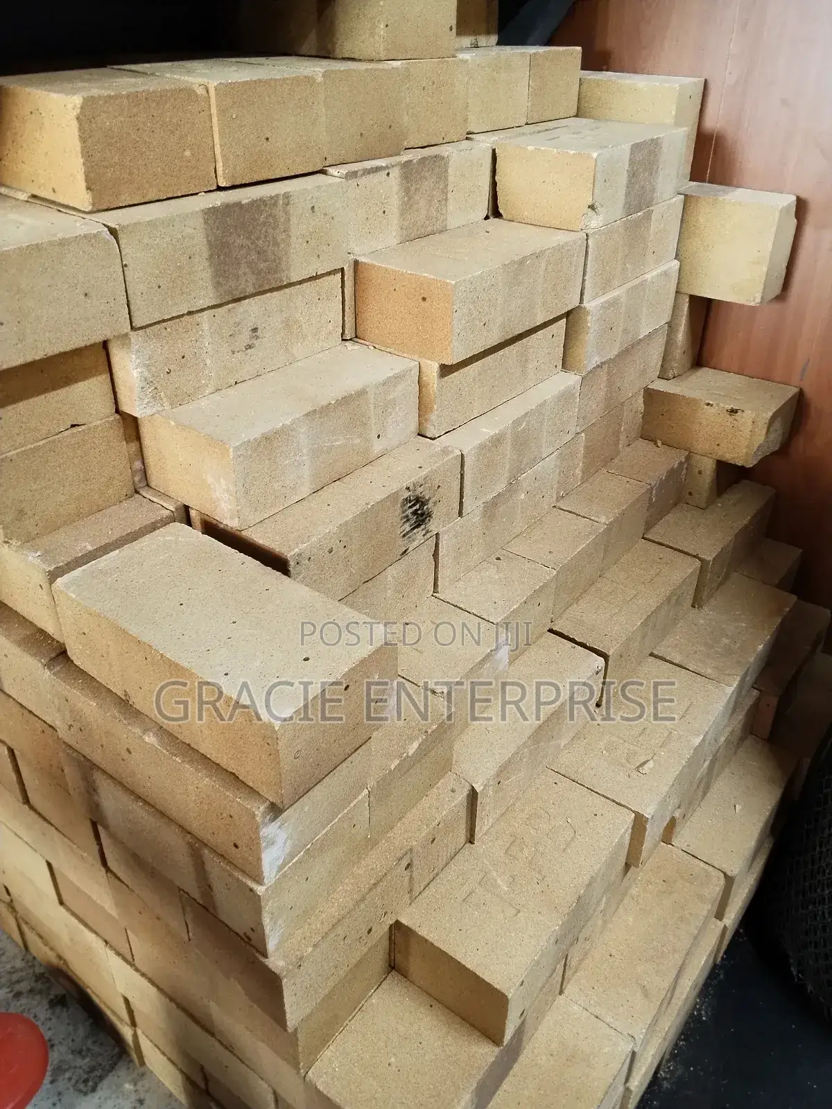Hard Bricks/ Refractory Firebricks