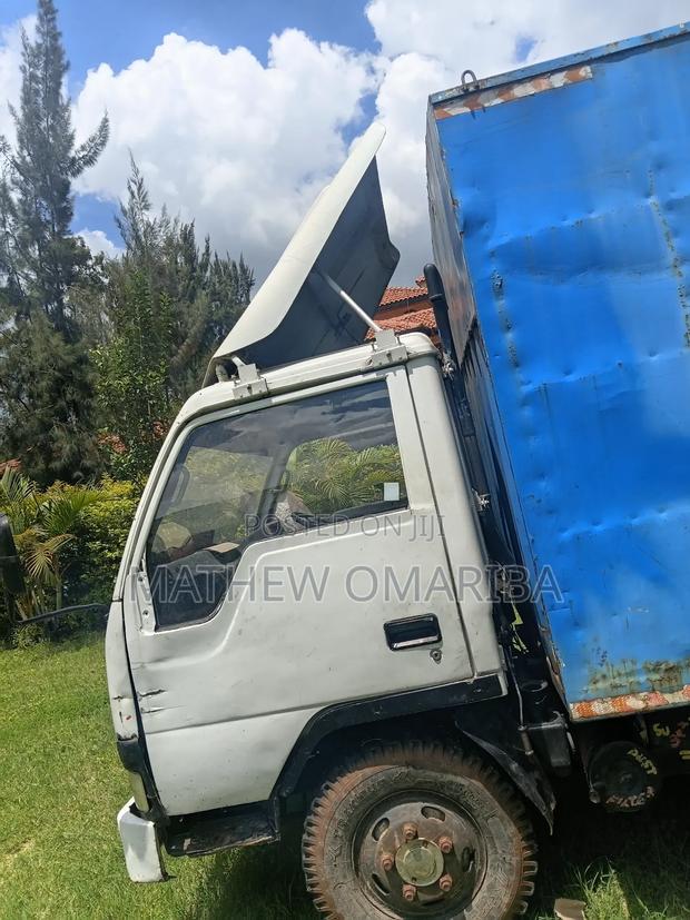 Lorry Vehicle - thumbnail 2