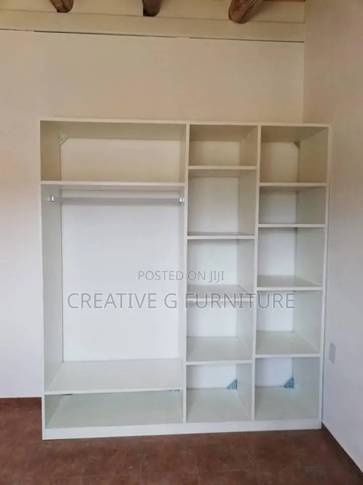 Spacious Wardrobe – Strong Modern