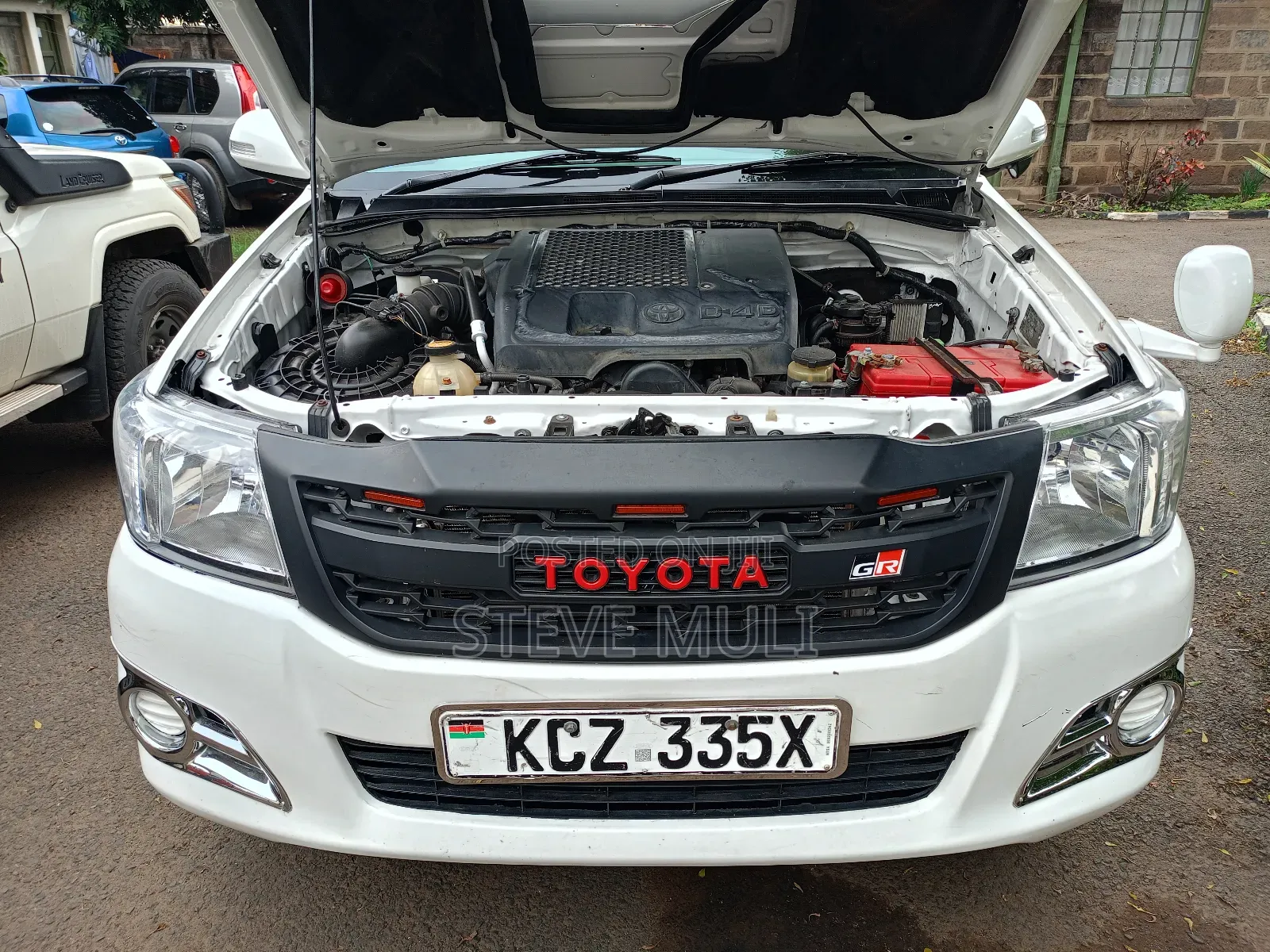 Toyota Hilux 2013 White