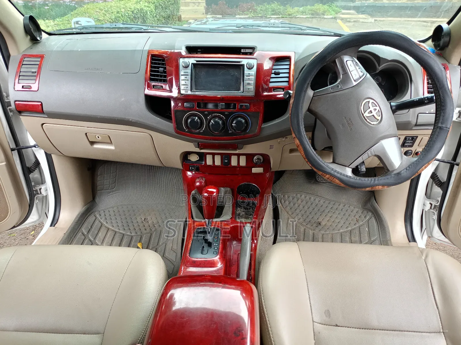 Toyota Hilux 2013 White