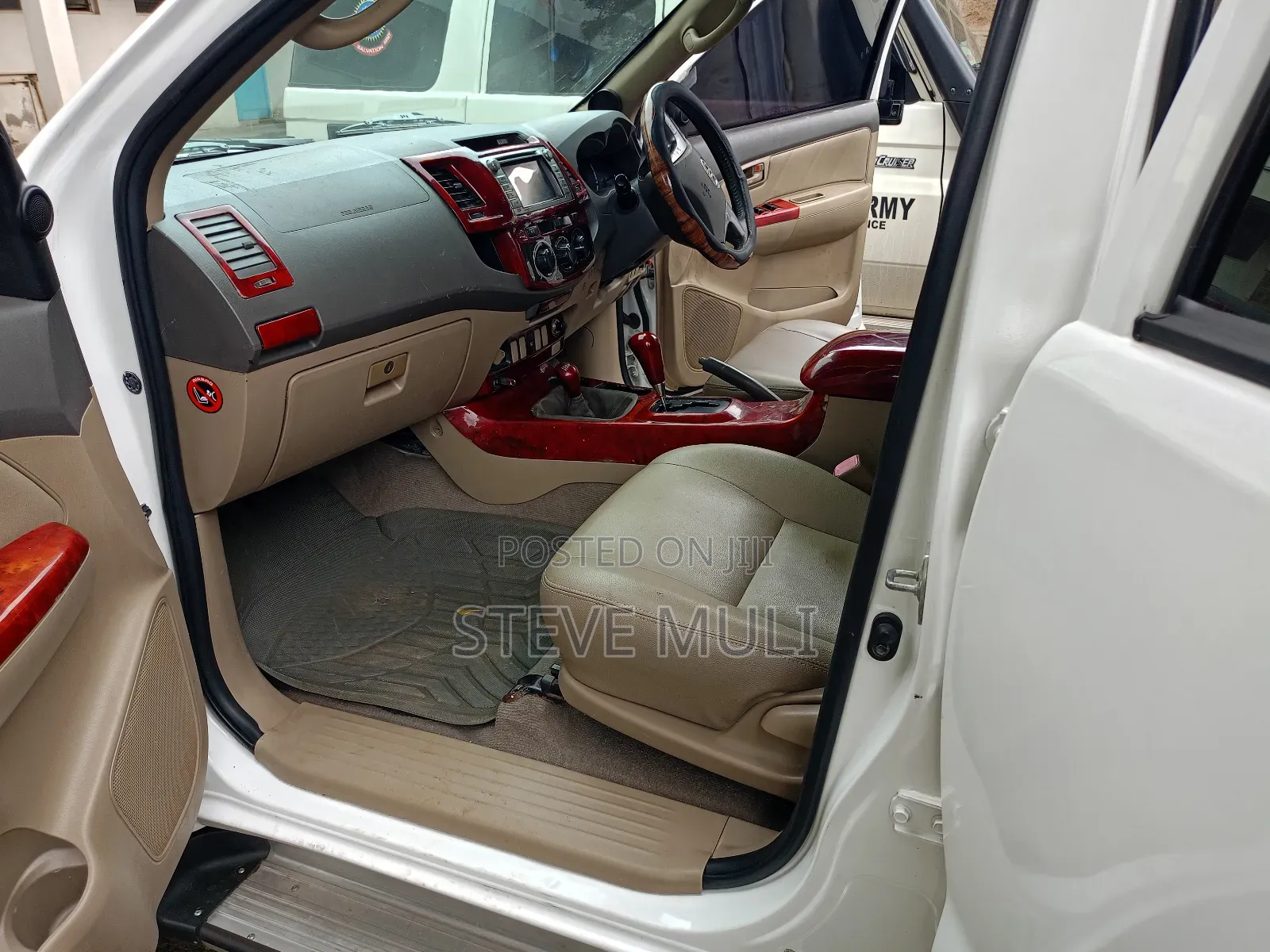 Toyota Hilux 2013 White