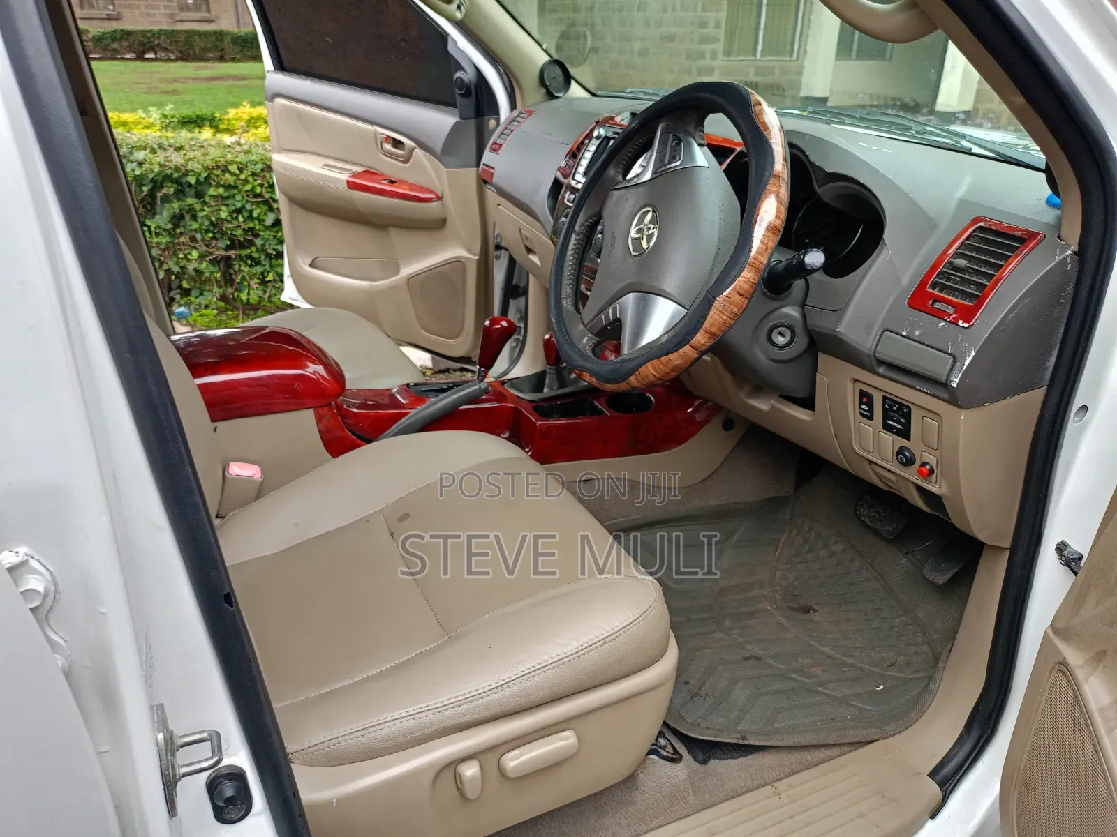 Toyota Hilux 2013 White