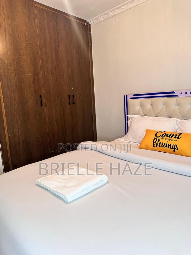 Kayla One Bedroom Airbnb - thumbnail 4