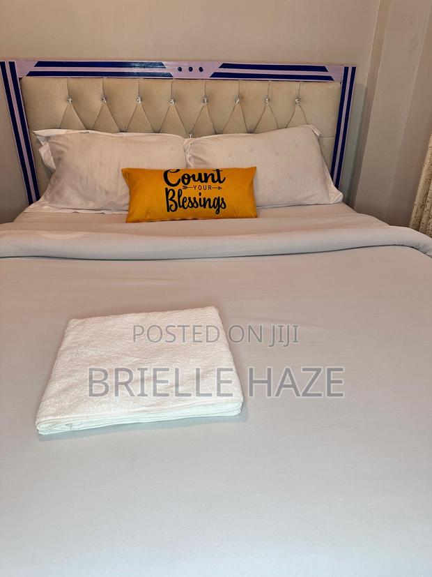 Kayla One Bedroom Airbnb - thumbnail 7