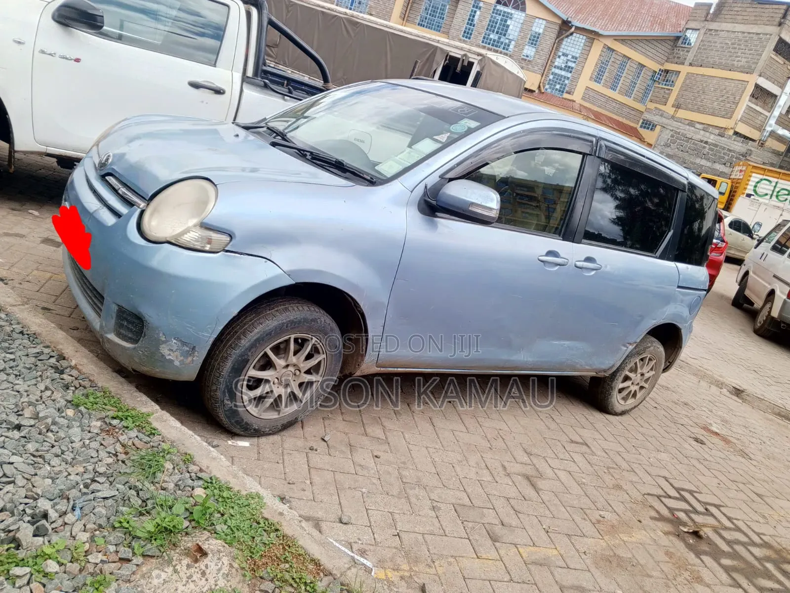 Toyota Sienta 2012 Blue