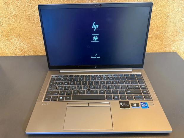 Laptop HP ZBook Firefly 14 G7 8GB Intel Core i7 SSD 512GB