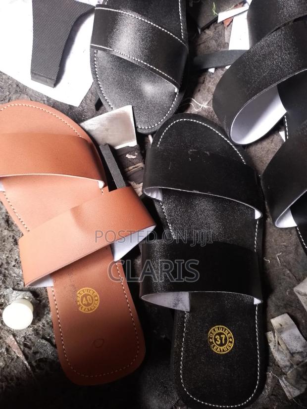 Ladies Shoes - thumbnail 2